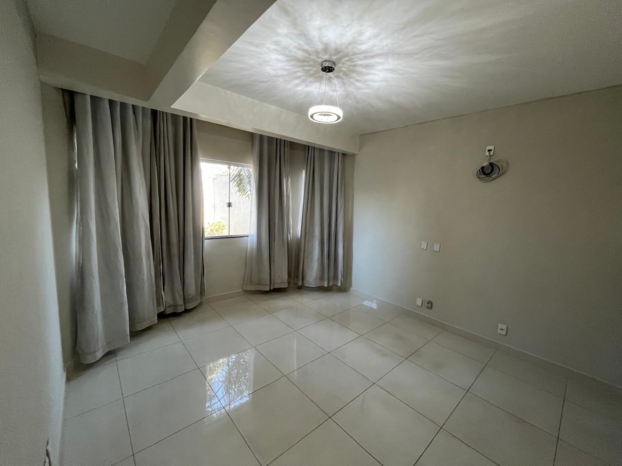 Sobrado de Luxo no Parque Anhanguera - 3 Quartos sendo 2 Suítes - 4 Vagas