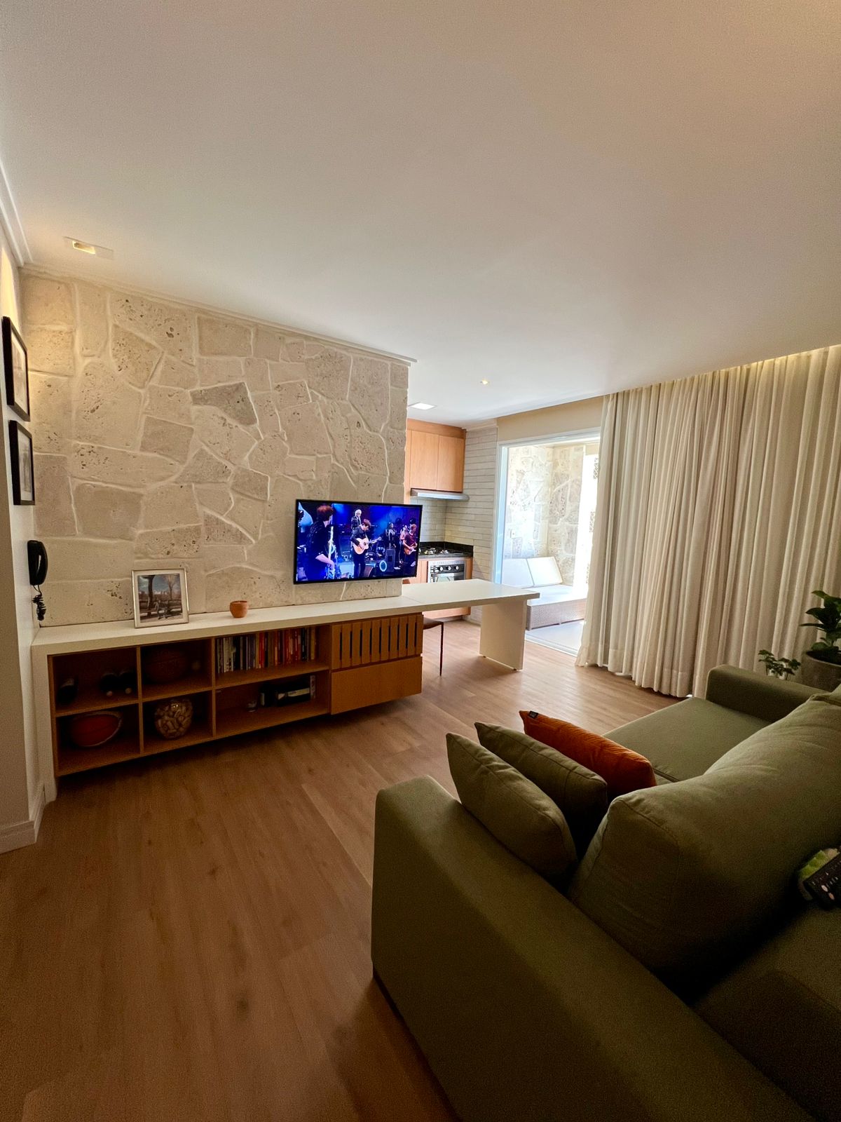 Apartamento Completo com 2 Quartos (1 Suíte) + 1 Vaga - Mobiliado e Pronto para Morar