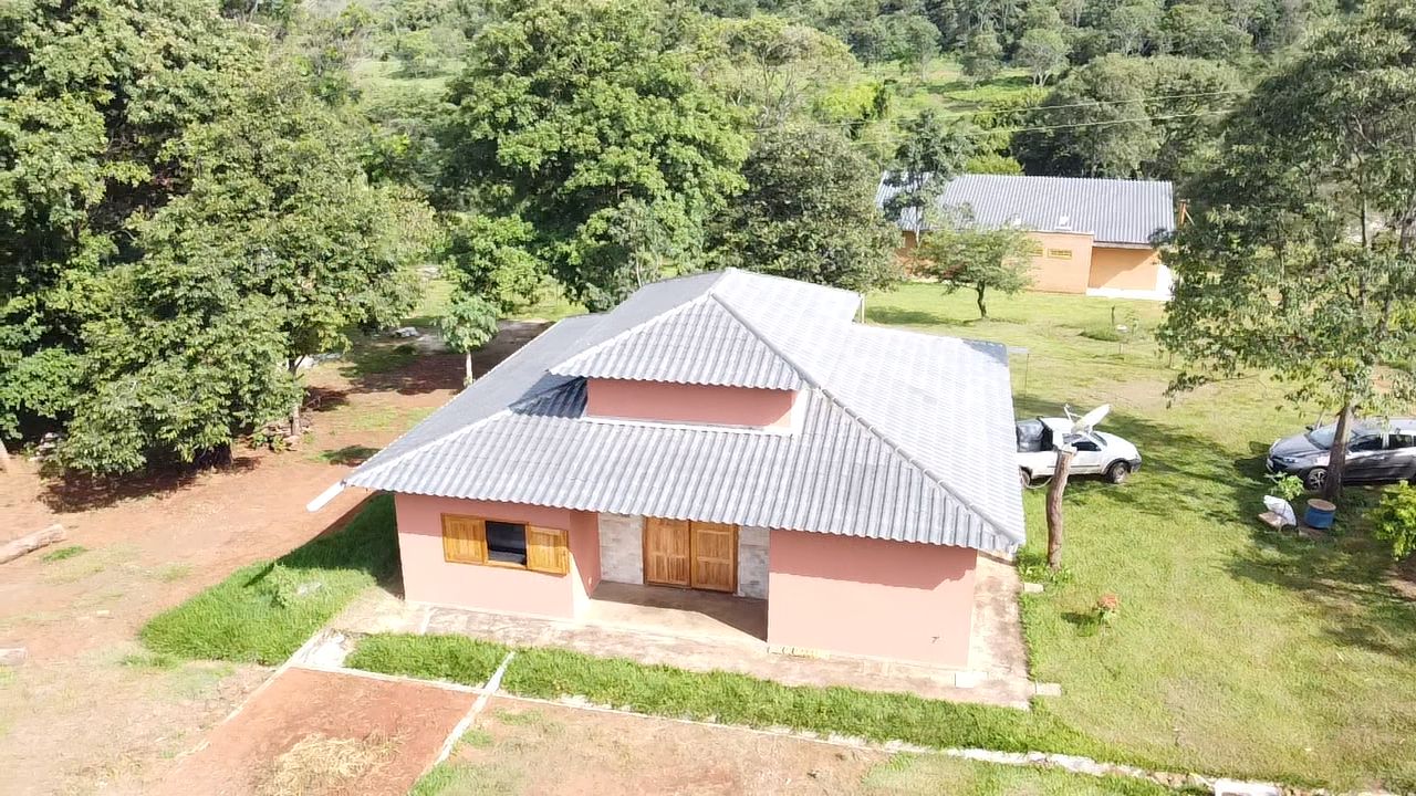 Magnífico Sítio 23.000m² em Pirenópolis - 2 Casas, Córrego e Infraestrutura Completa