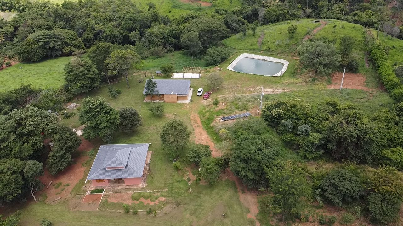 Magnífico Sítio 23.000m² em Pirenópolis - 2 Casas, Córrego e Infraestrutura Completa
