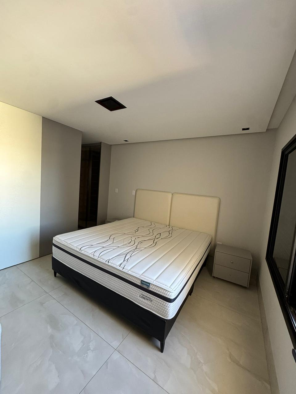 Casa de Luxo Mobiliada com Projeto Assinado - Condomínio Parque Ville Jacarandá