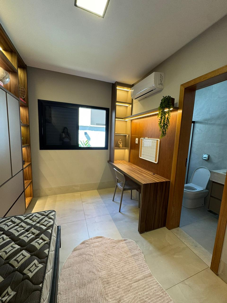 Casa de Luxo Mobiliada com Projeto Assinado - Condomínio Parque Ville Jacarandá