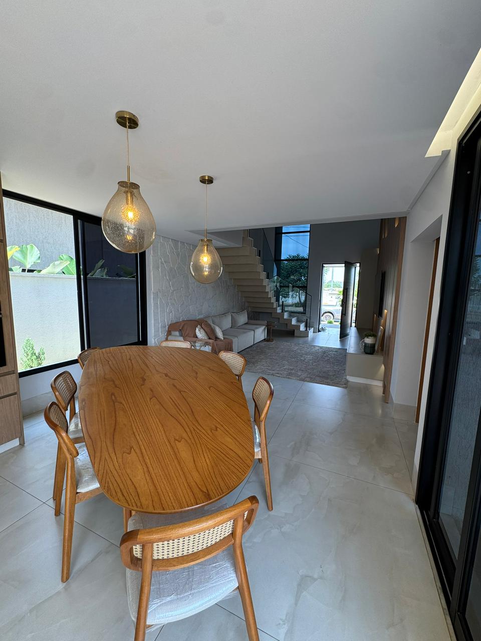 Casa de Luxo Mobiliada com Projeto Assinado - Condomínio Parque Ville Jacarandá