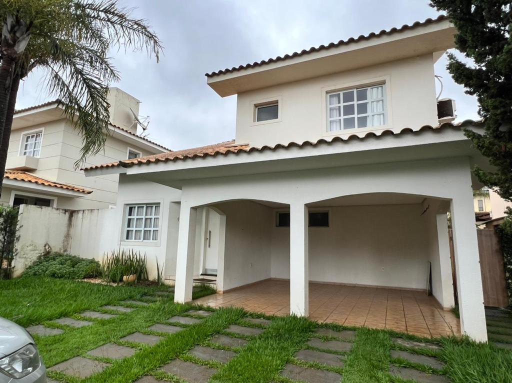 Sobrado com Piscina e Churrasqueira - Jardim Madri