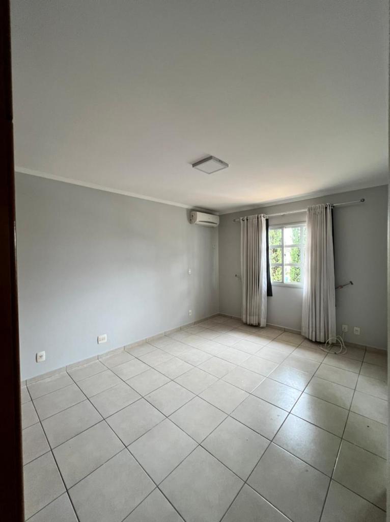 Sobrado com Piscina e Churrasqueira - Jardim Madri