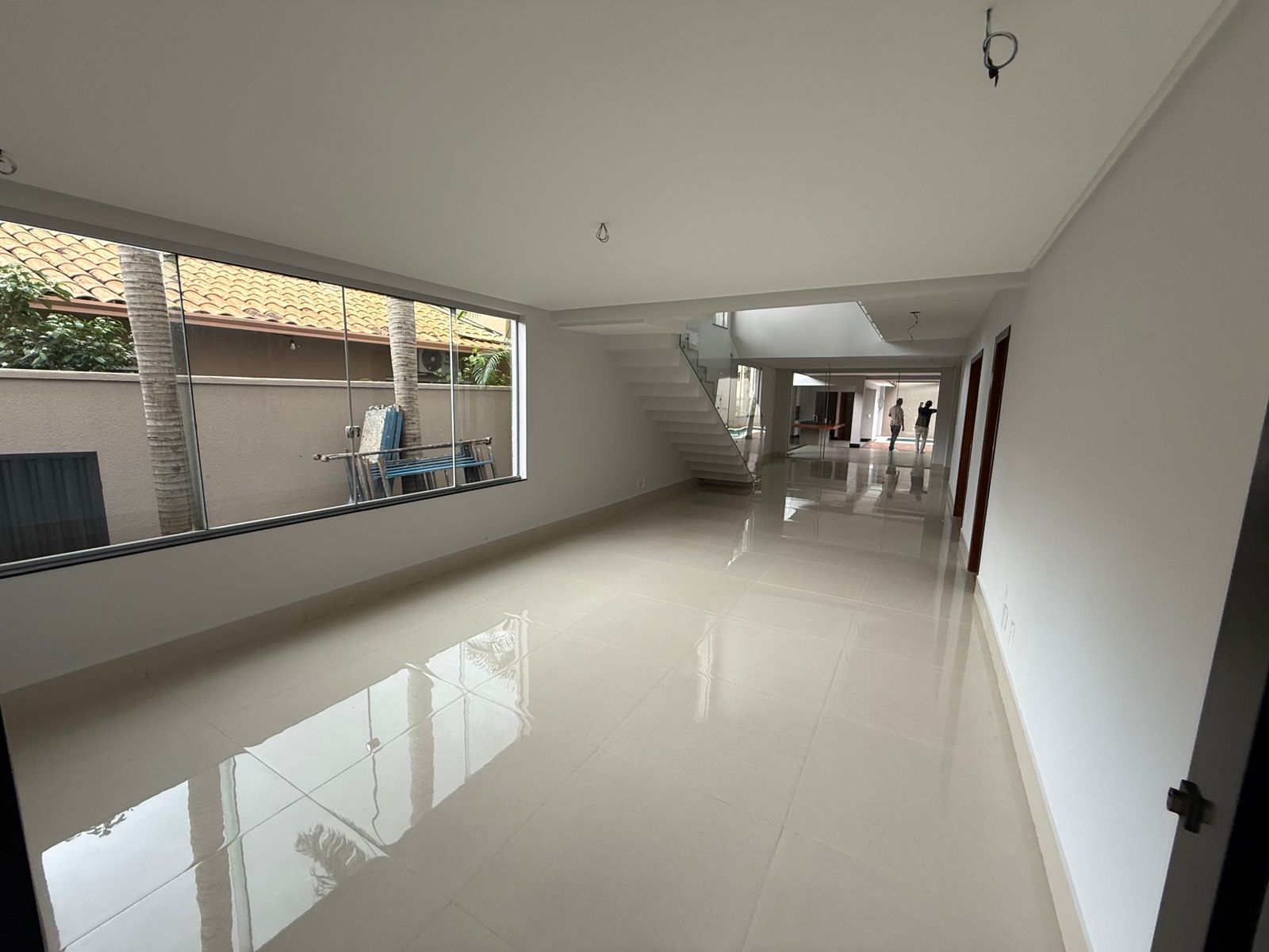 Sobrado de Luxo no Portal do Sol I - 4 Suítes com Piscina