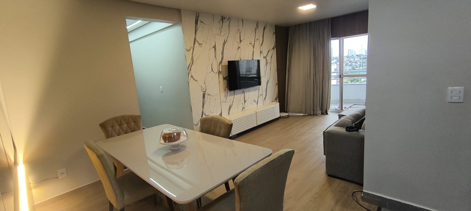 Apartamento Moderno 3 Quartos (2 Suítes) - Alto da Glória - Mobiliado