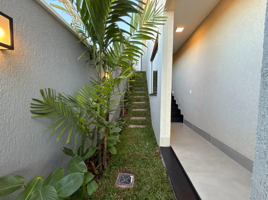 Casa Subtérrea Moderna no Jardins Nápoles - Vista Privilegiada para Área Verde