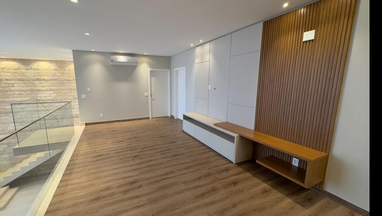 Casa de Arquitetura Contemporânea com 4 Suítes - Condomínio Parqville Pinheiros