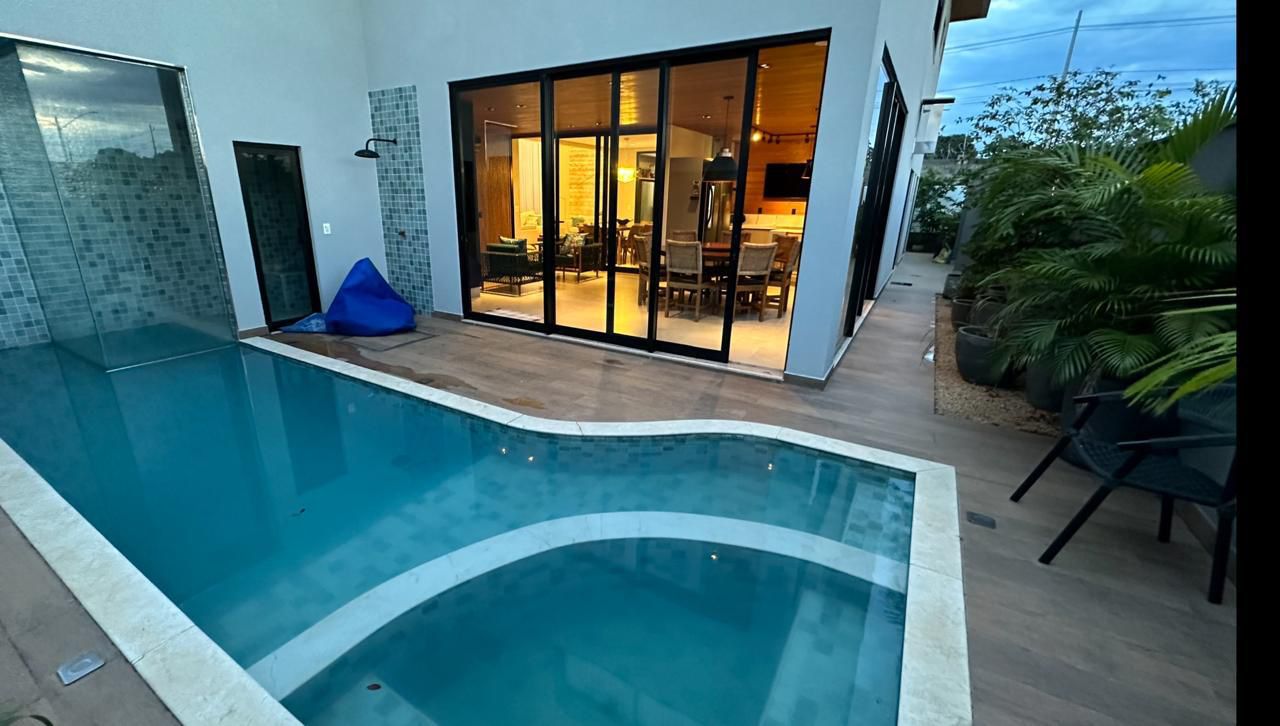 Casa de Arquitetura Contemporânea com 4 Suítes - Condomínio Parqville Pinheiros