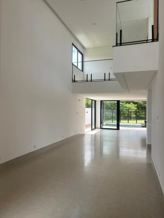 Sobrado Alto Padrão com 4 Suítes e Piscina - Jardins Nápoles