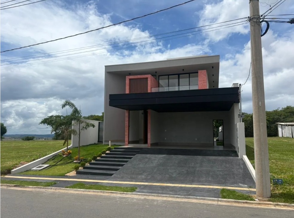 Sobrado Alto Padrão com 4 Suítes e Piscina - Jardins Nápoles
