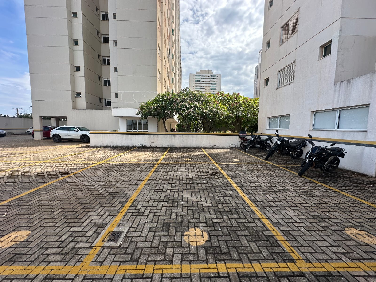 Apartamento 2 Quartos com Suíte - Village Veneza, Pronto para Morar