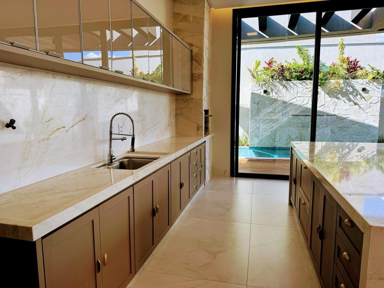 Casa Térrea de Luxo - Portal do Sol Garden Golf - Projeto Arquiteto Renomado