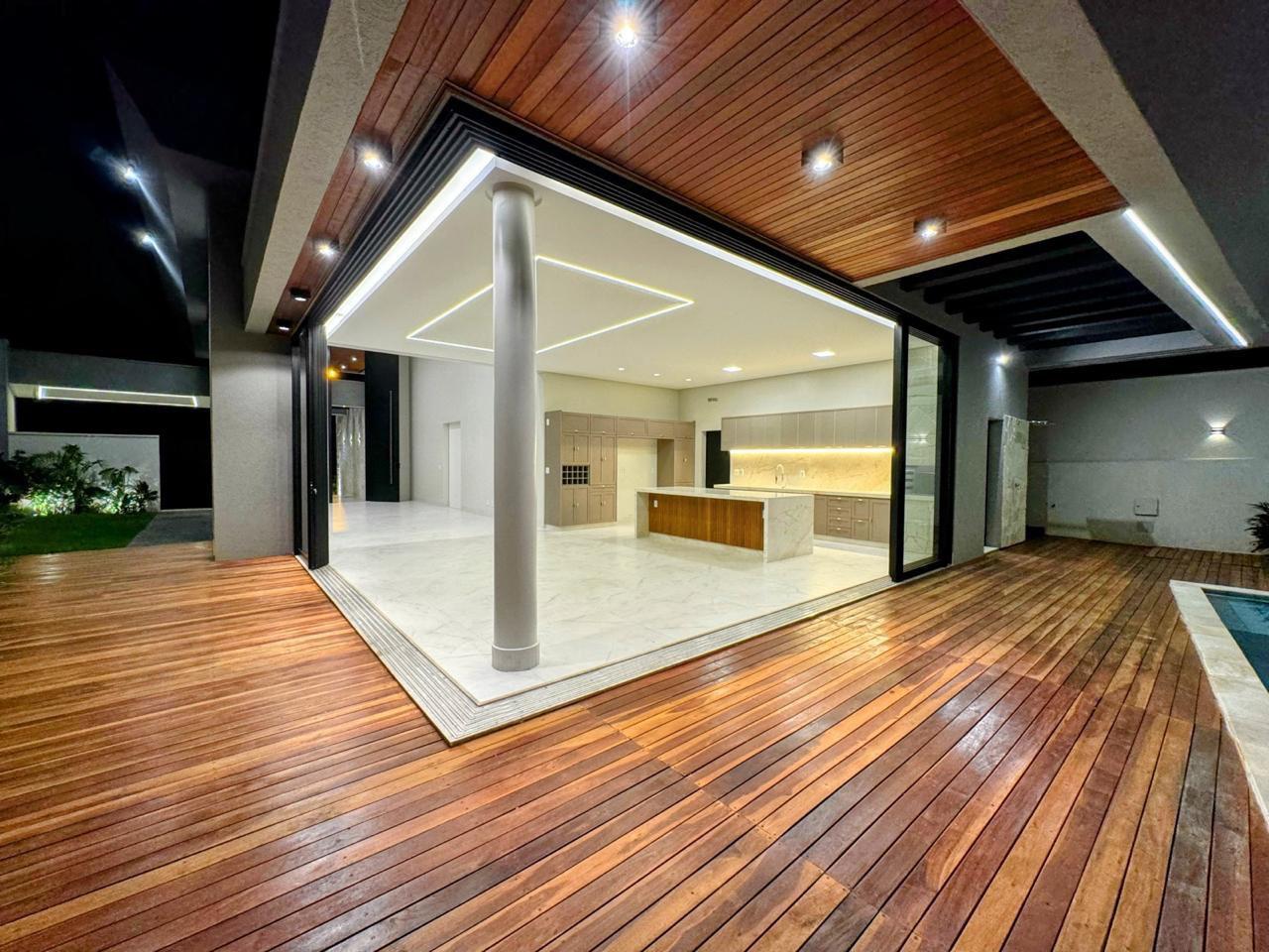 Casa Térrea de Luxo - Portal do Sol Garden Golf - Projeto Arquiteto Renomado