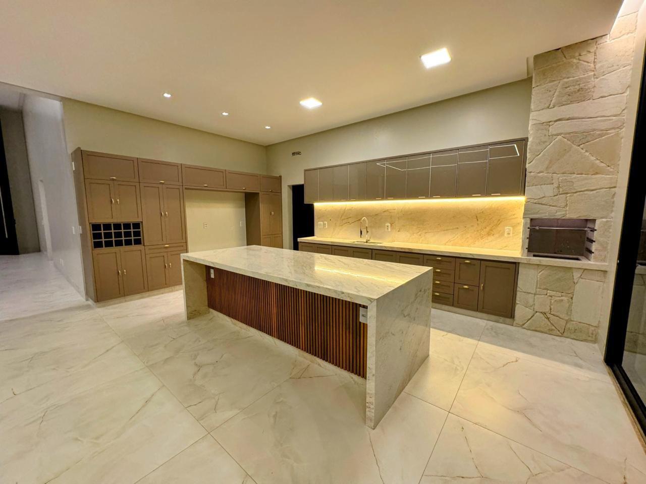 Casa Térrea de Luxo - Portal do Sol Garden Golf - Projeto Arquiteto Renomado