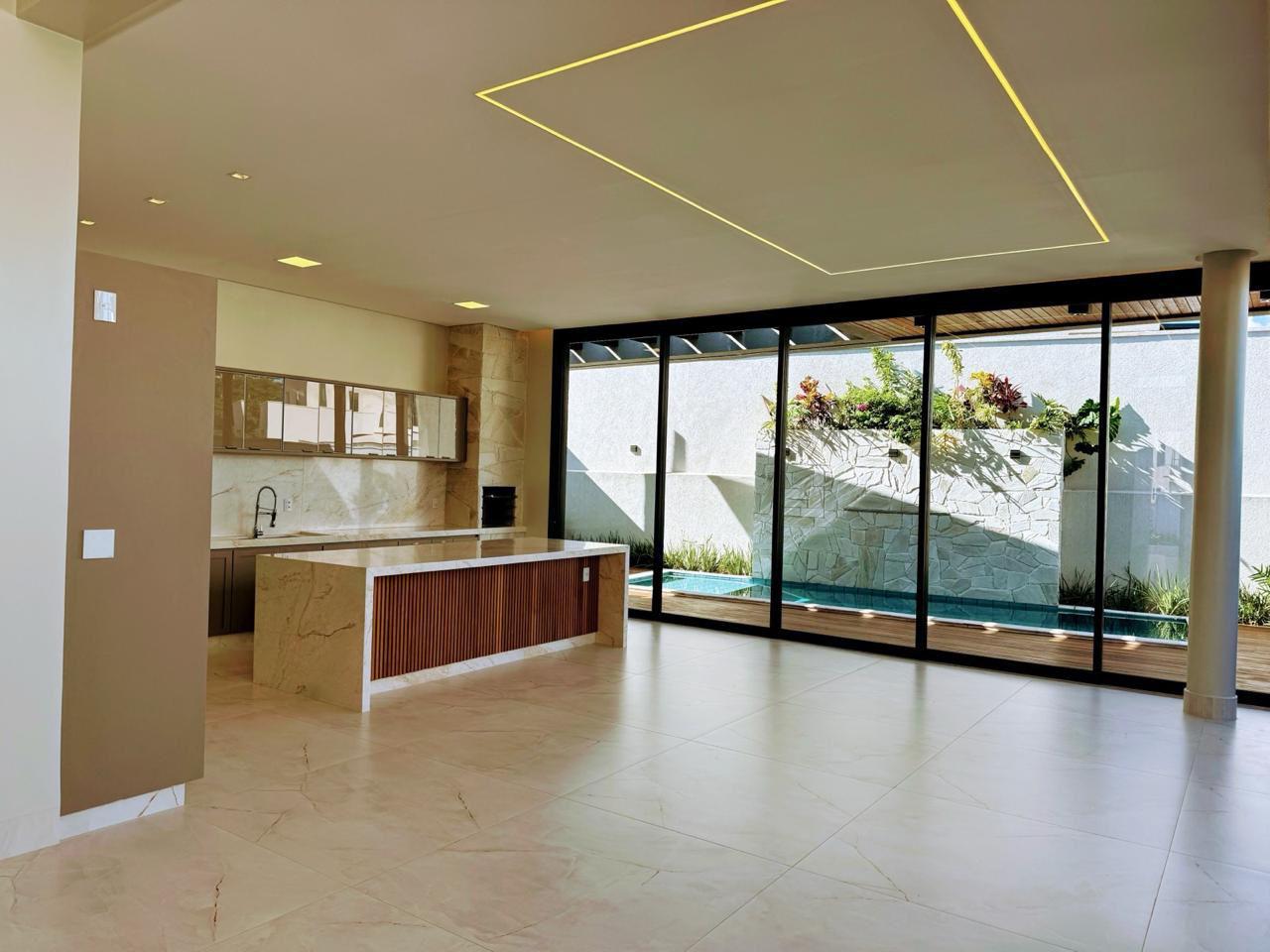 Casa Térrea de Luxo - Portal do Sol Garden Golf - Projeto Arquiteto Renomado