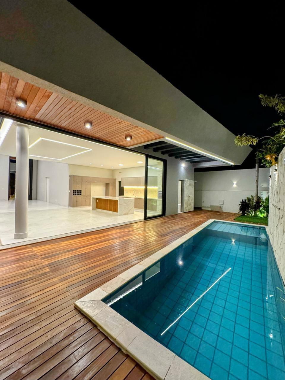 Casa Térrea de Luxo - Portal do Sol Garden Golf - Projeto Arquiteto Renomado