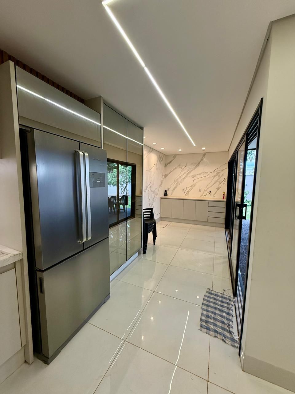 Casa Semi-Nova Totalmente Mobiliada no Papillon Park - Lote de Esquina 407m²