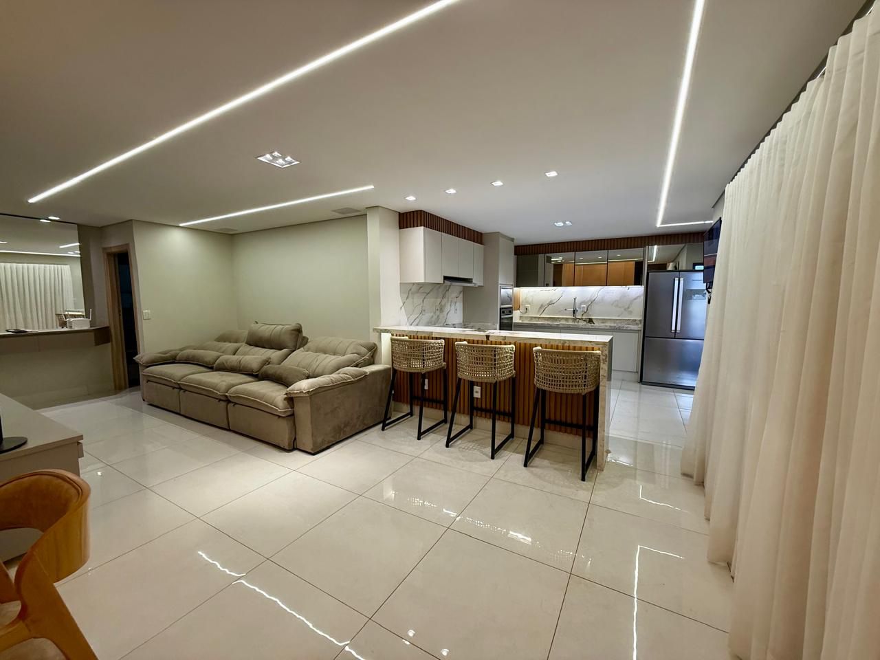 Casa Semi-Nova Totalmente Mobiliada no Papillon Park - Lote de Esquina 407m²