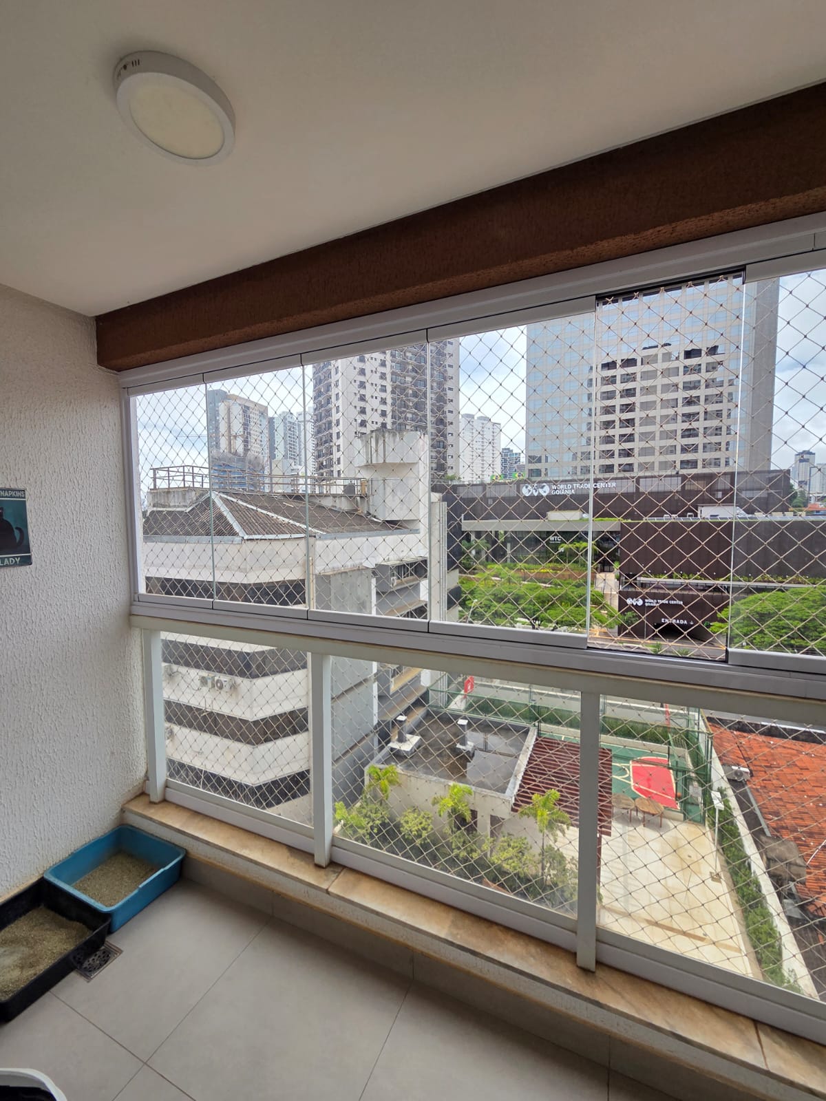 Apartamento Reformado no K Apartments - 1 Quarto com Sacada Fechada