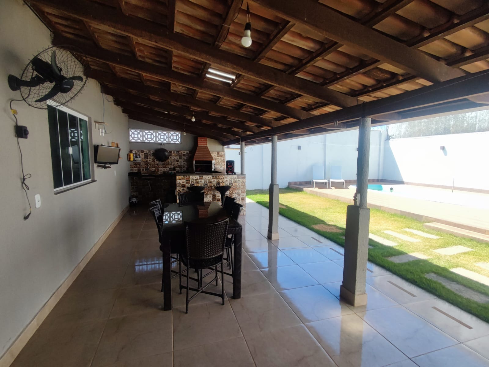 Casa Espaçosa com Piscina no Parque Anhanguera - 3 Quartos, Área Gourmet e 5 Vagas