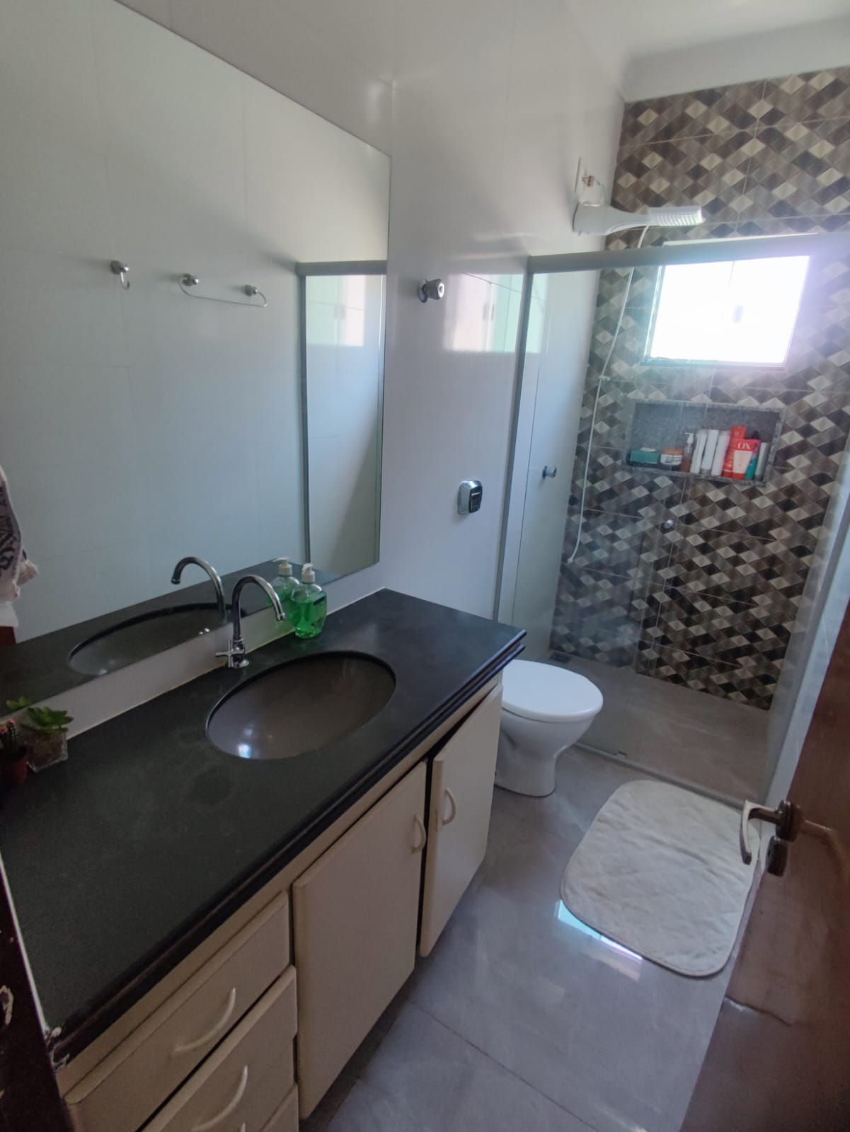 Casa Espaçosa com Piscina no Parque Anhanguera - 3 Quartos, Área Gourmet e 5 Vagas