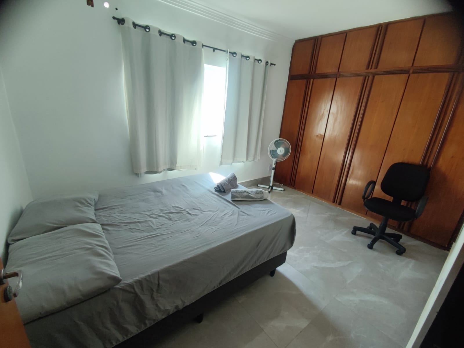 Casa Espaçosa com Piscina no Parque Anhanguera - 3 Quartos, Área Gourmet e 5 Vagas