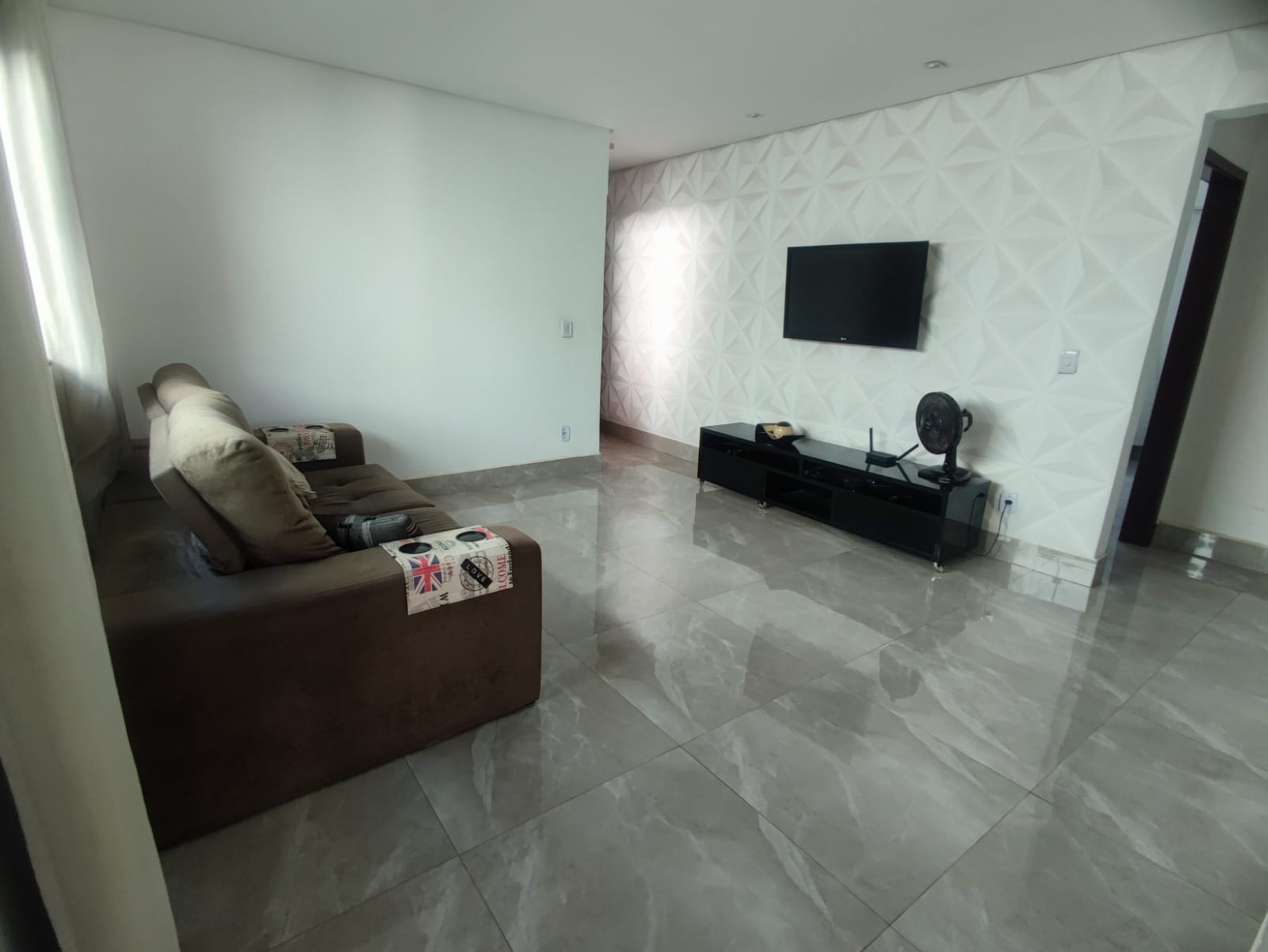 Casa Espaçosa com Piscina no Parque Anhanguera - 3 Quartos, Área Gourmet e 5 Vagas