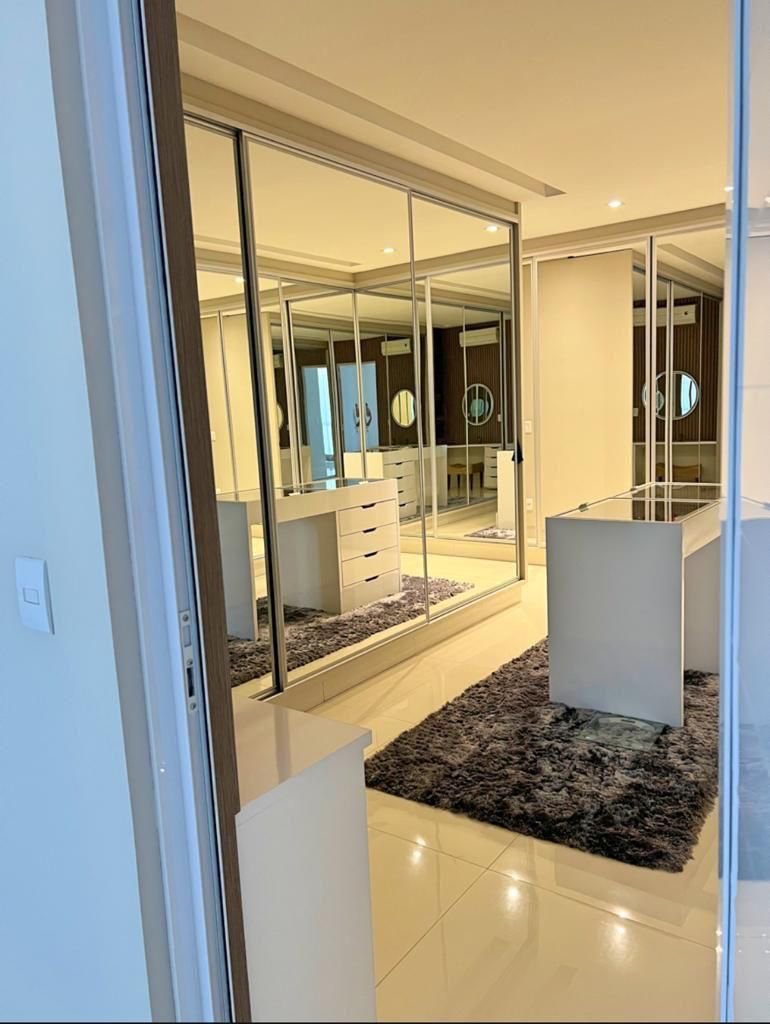 Sobrado de Alto Padrão com 5 Suítes - Jardins Lisboa