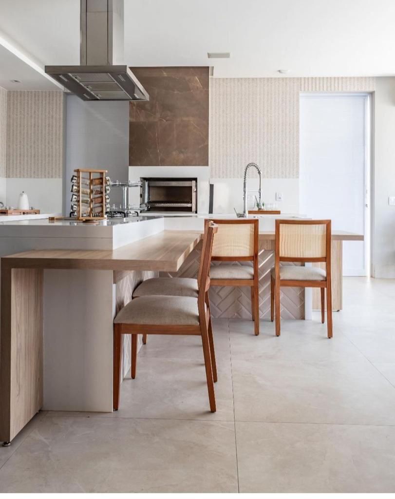 Sobrado de Alto Padrão com 5 Suítes - Jardins Lisboa