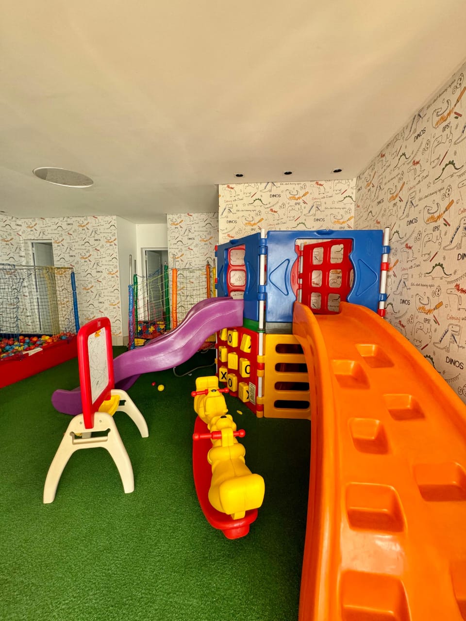 Apartamento Mobiliado 3 Quartos com 1 Suíte - Condomínio Completo