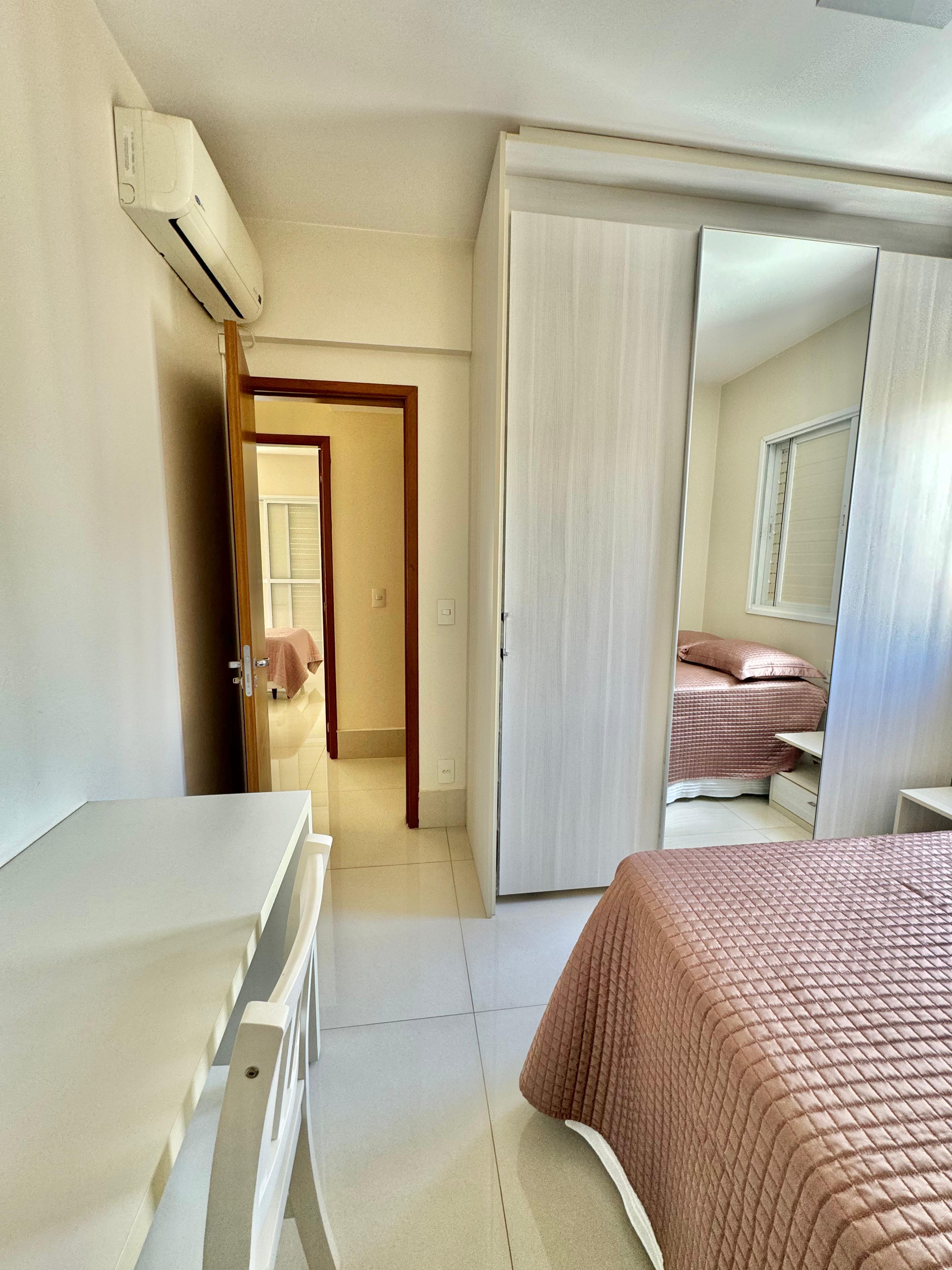 Apartamento Mobiliado 3 Quartos com 1 Suíte - Condomínio Completo