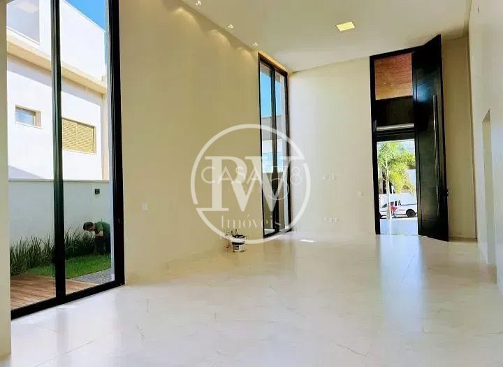 Casa Térrea de Alto Padrão, 290m², 3 Suítes, Piscina com Hidro Projeto Assinado