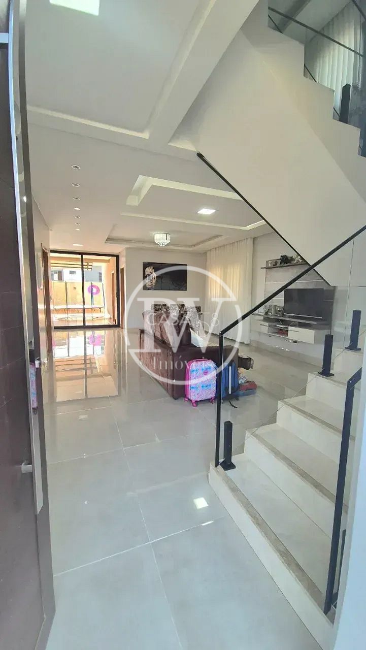 Sobrado à venda  em condominio fechado, 4 quartos