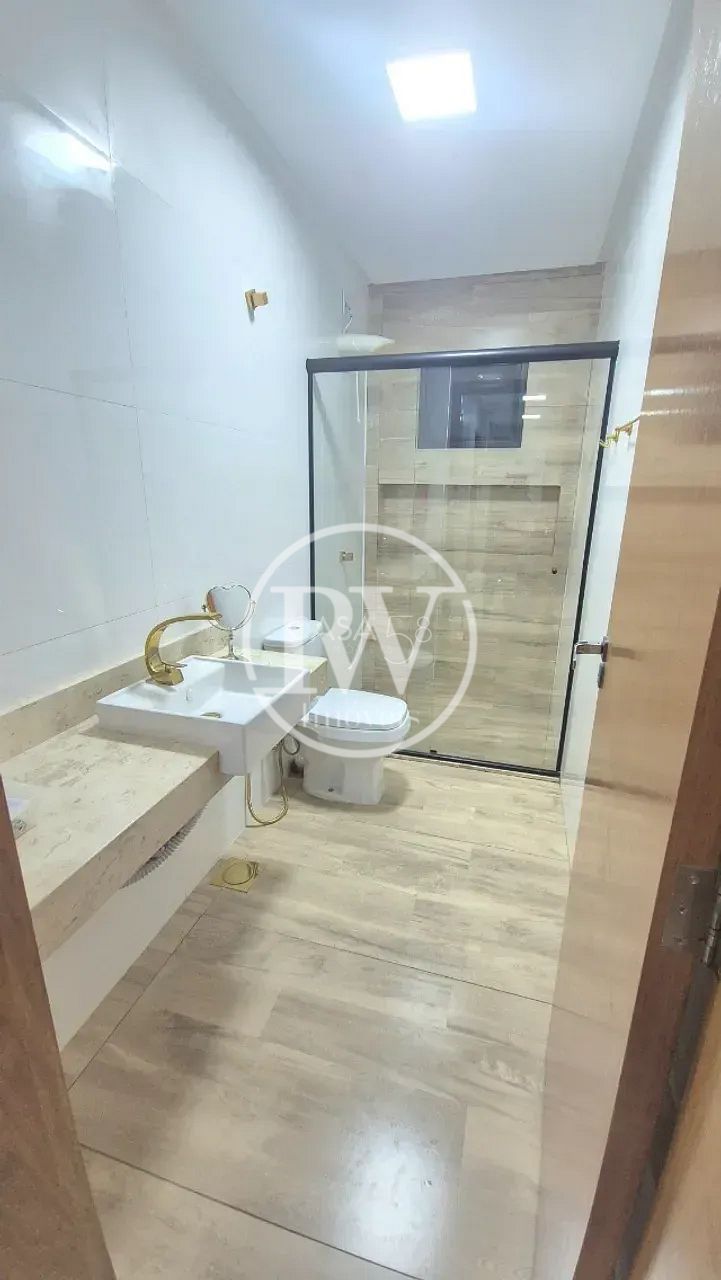 Sobrado à venda  em condominio fechado, 4 quartos