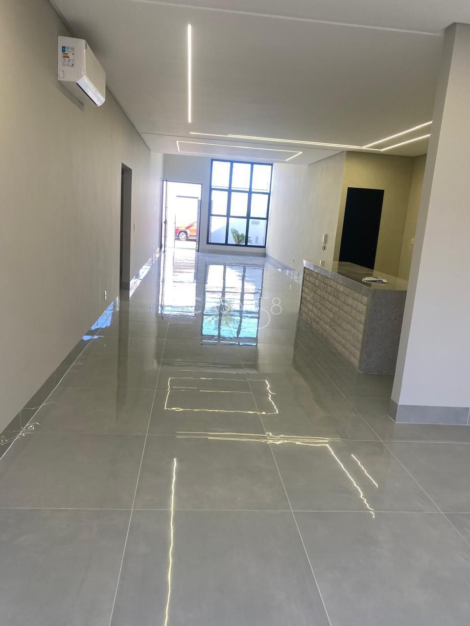 Casa de Alto Padrão com 3 Suítes e Piscina no Setor Faiçalville – 228 m