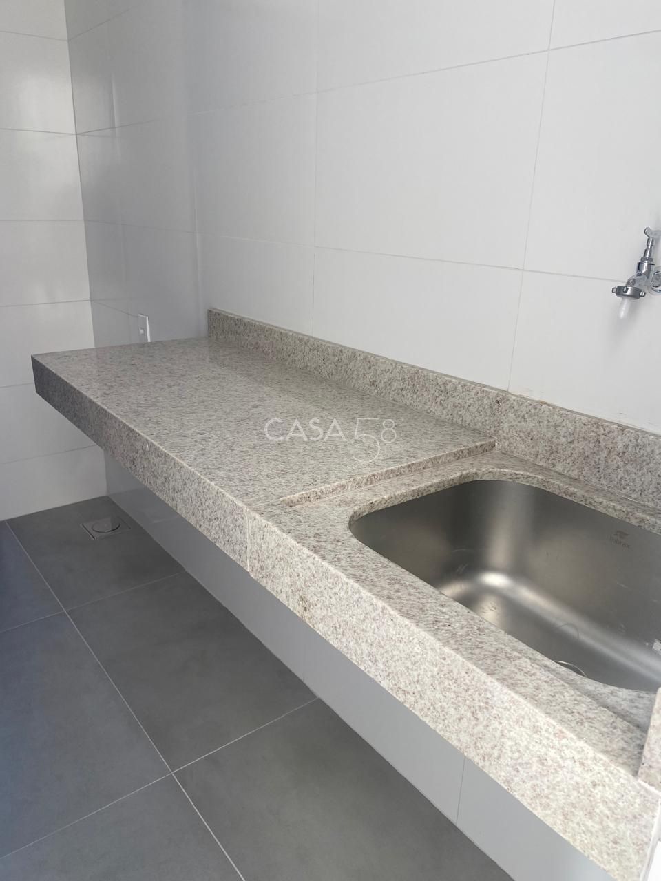 Casa de Alto Padrão com 3 Suítes e Piscina no Setor Faiçalville – 228 m