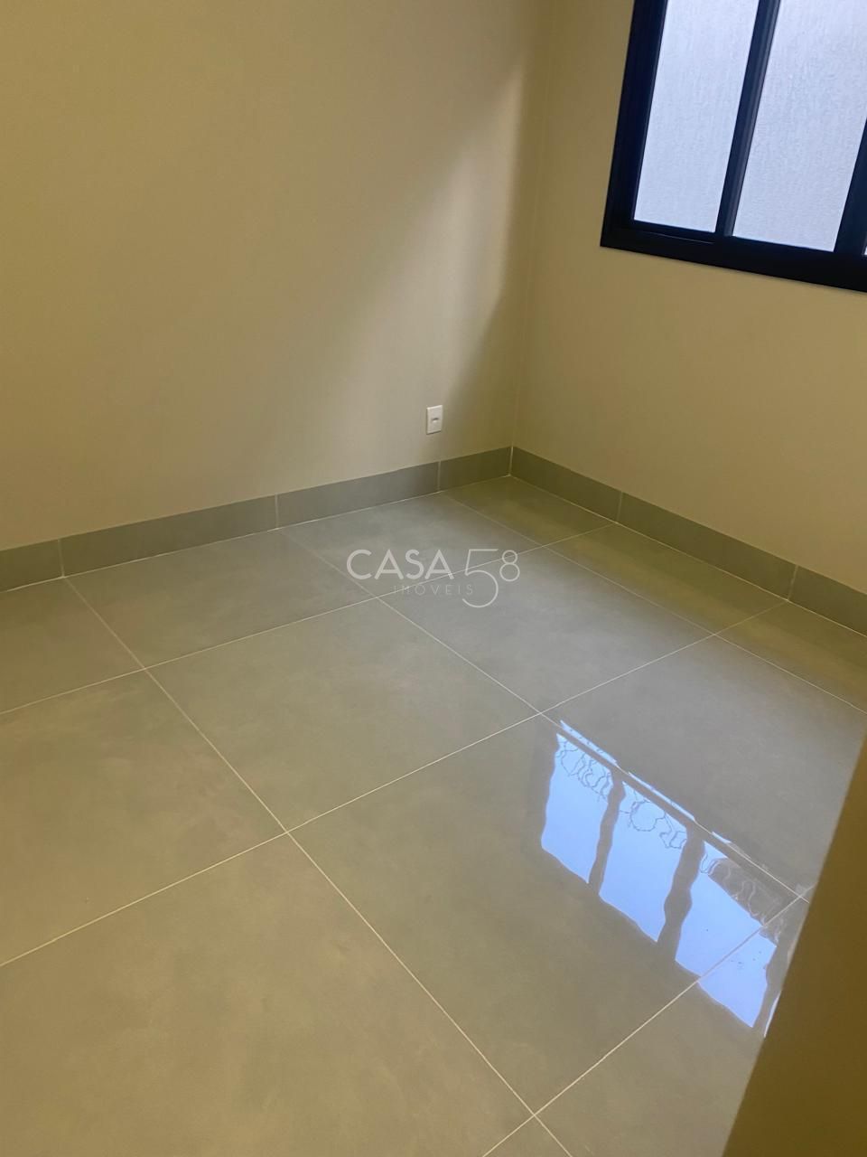 Casa de Alto Padrão com 3 Suítes e Piscina no Setor Faiçalville – 228 m