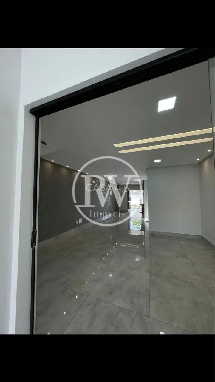 Sobrado à venda, 3 Quartos, sendo 3 suites, Residencial Porto Seguro, Goiânia.