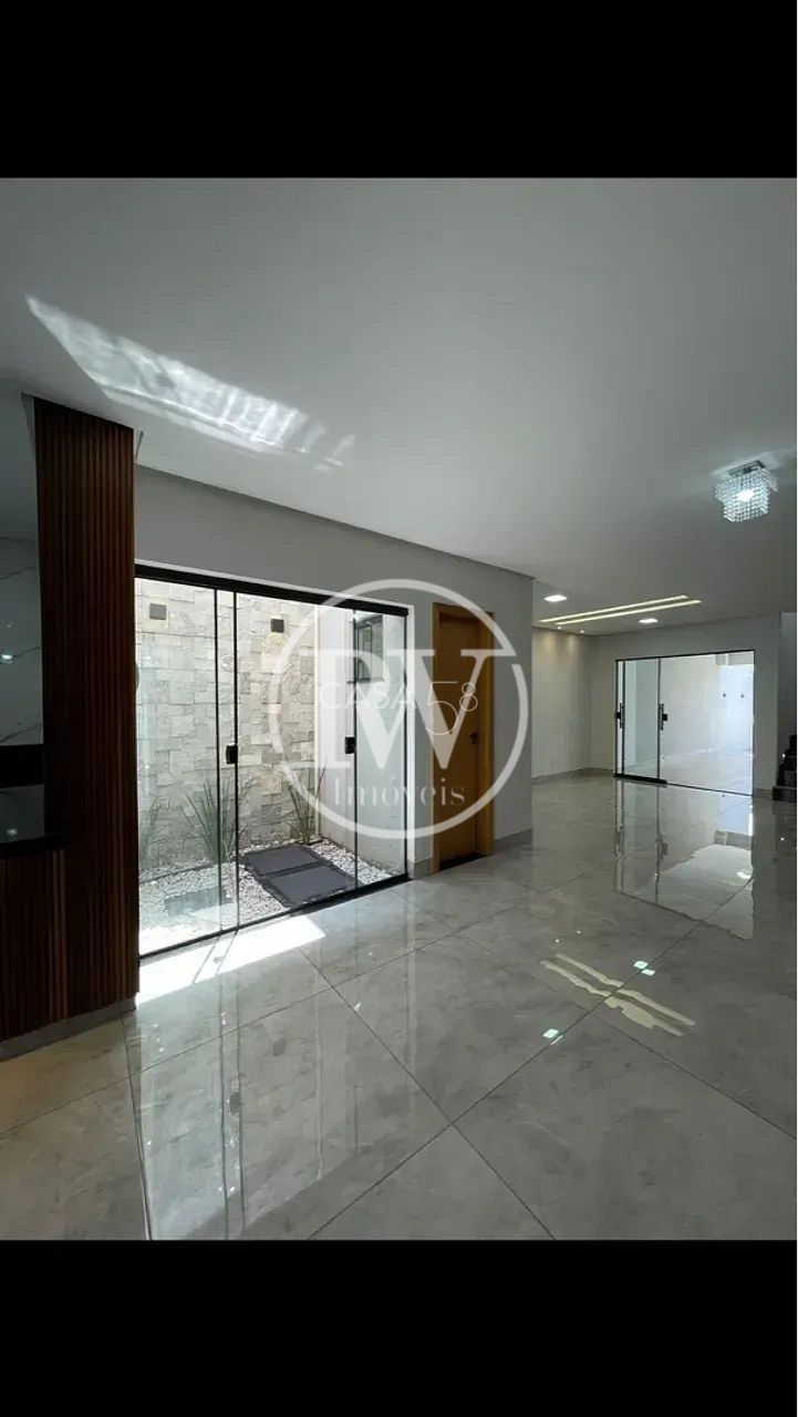 Sobrado à venda, 3 Quartos, sendo 3 suites, Residencial Porto Seguro, Goiânia.