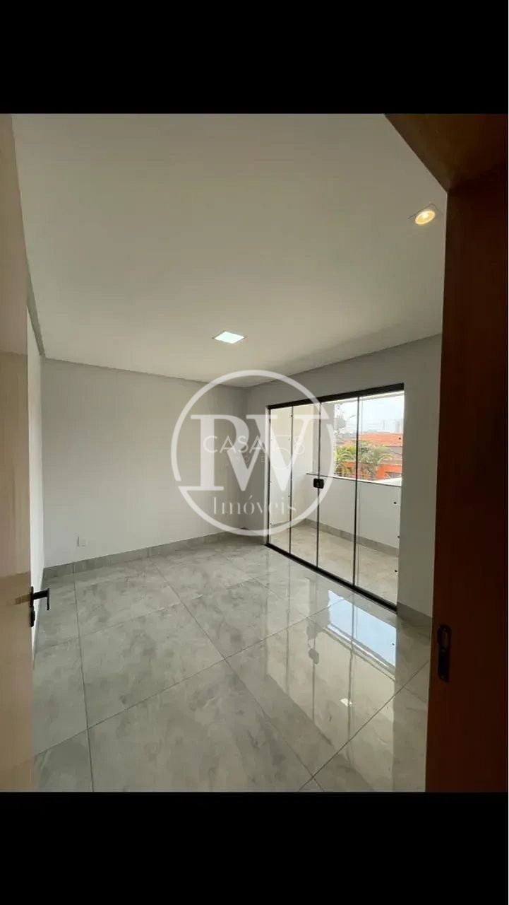 Sobrado à venda, 3 Quartos, sendo 3 suites, Residencial Porto Seguro, Goiânia.