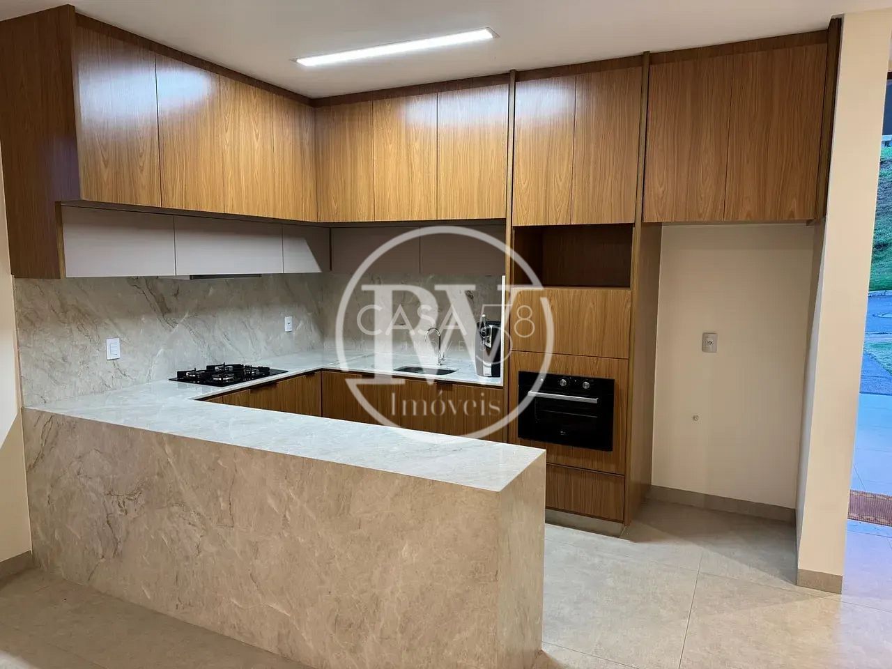 Casa Térrea de Alto Padrão no Condomínio Vale Verde – 4 Quartos – 260m²