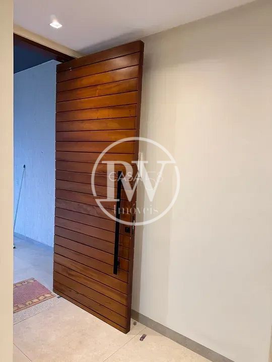 Casa Térrea de Alto Padrão no Condomínio Vale Verde – 4 Quartos – 260m²