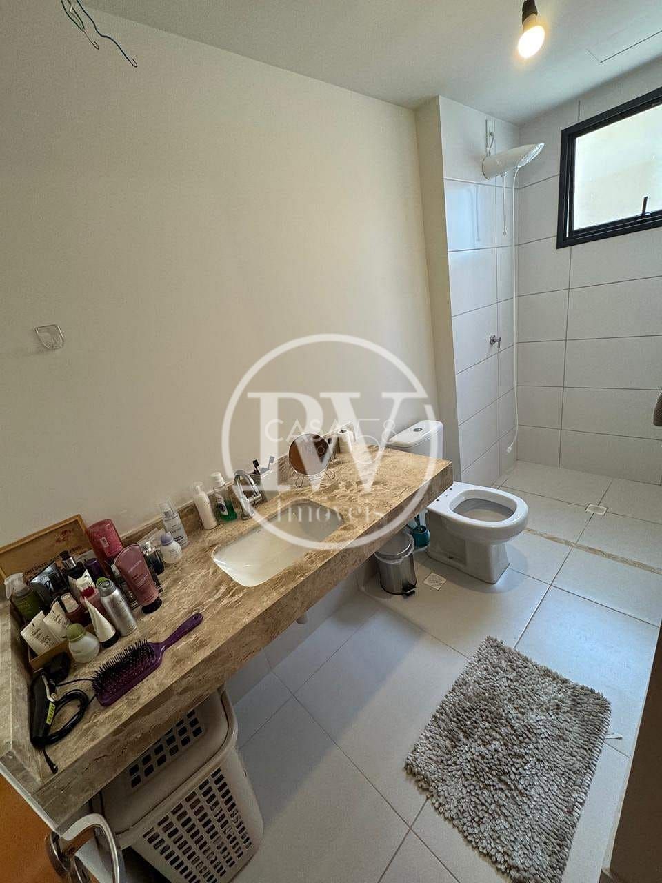 Apartamento à venda no Setor Bueno – 3 suítes, 87m², varanda estendida, 2 vagas