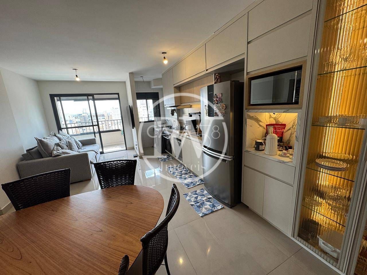 Apartamento à venda no Setor Bueno – 3 suítes, 87m², varanda estendida, 2 vagas