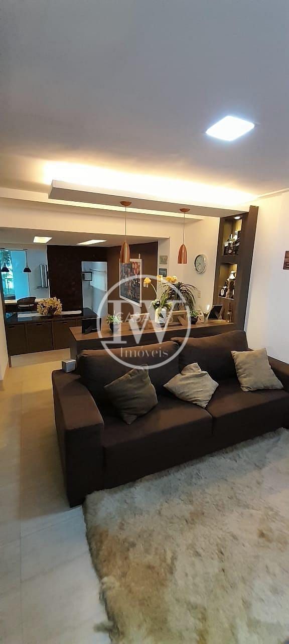 Mansão Exclusiva de Alto Padrão no Condomínio do Lago | 830m² | 5 Suítes