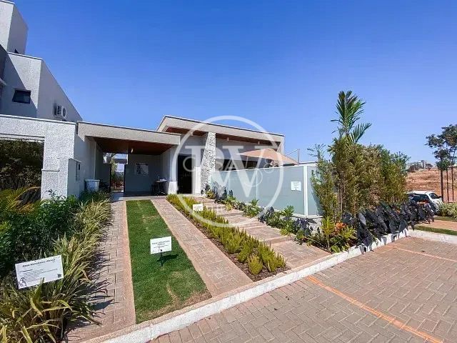 Casa Térrea em Condomínio Fechado – 3 Suítes | 172m² | Lazer Completo