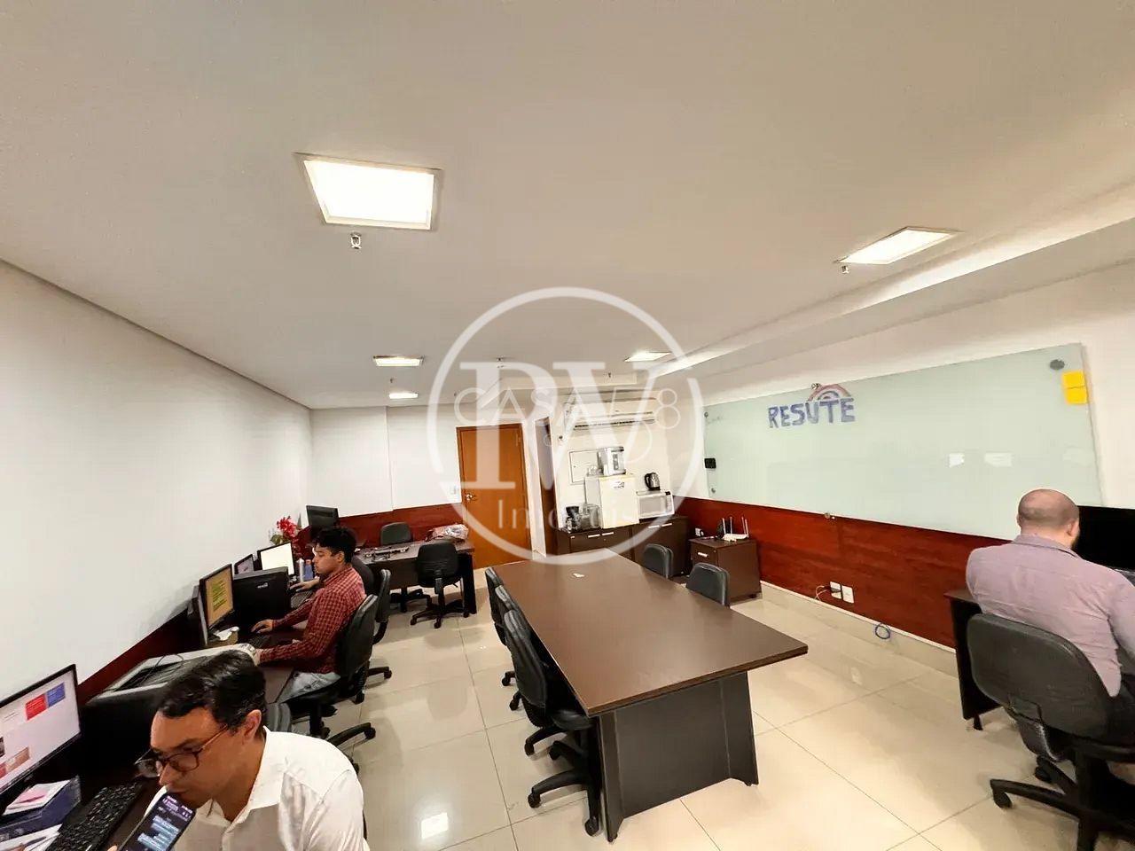 Sala Comercial à Venda – 36m² – 7º Andar – Com Vaga de Garagem – Prédio Moderno