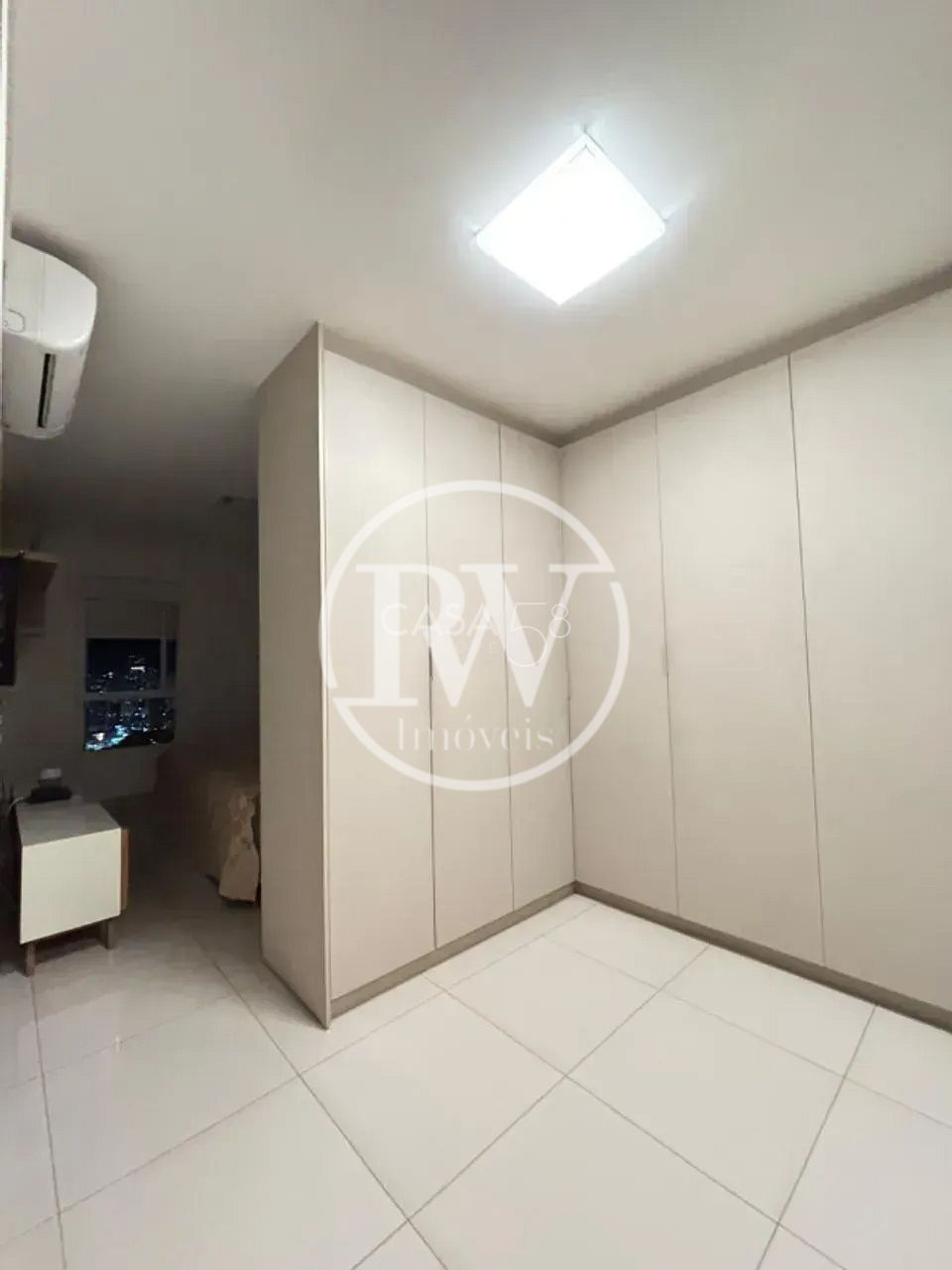 Apartamento de Alto Padrão com 182m² à Venda no 31º Andar | 3 Suítes | Nascente